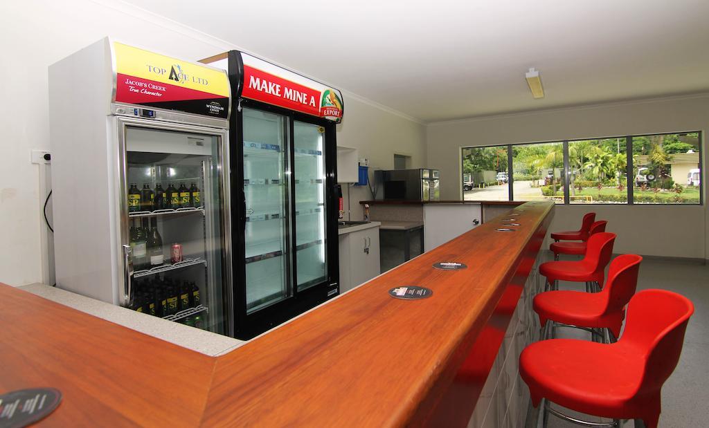 Crossroads Hotel Lae Omili ภายนอก รูปภาพ