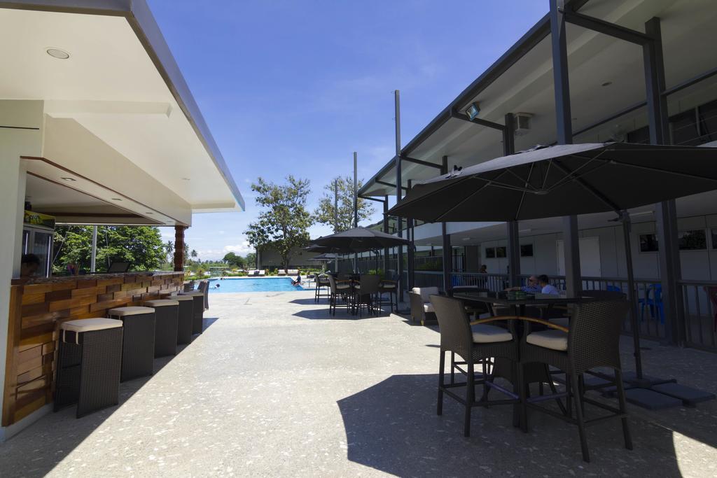 Crossroads Hotel Lae Omili ภายนอก รูปภาพ