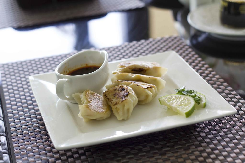 Crossroads Hotel Lae Omili ภายนอก รูปภาพ