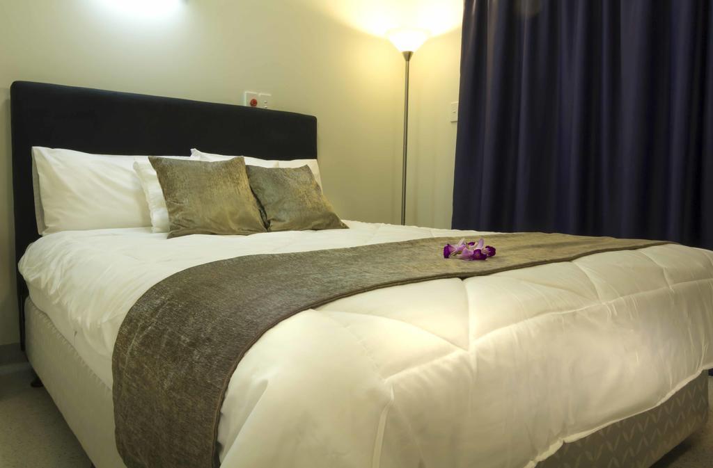 Crossroads Hotel Lae Omili ภายนอก รูปภาพ
