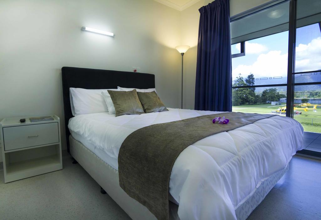 Crossroads Hotel Lae Omili ภายนอก รูปภาพ